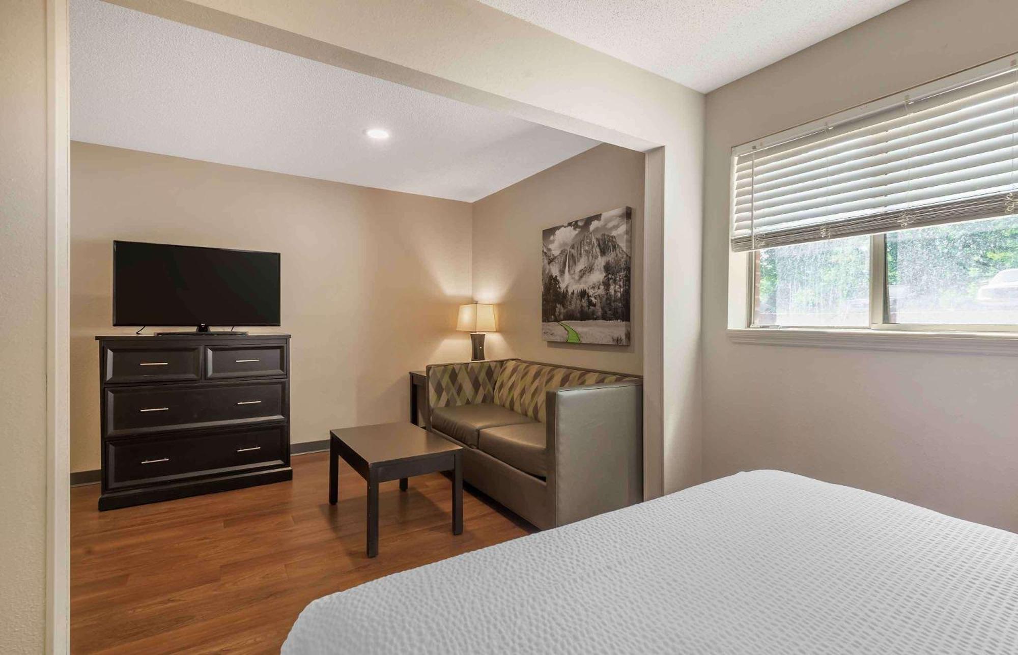 Extended Stay America Select Suites - Charlotte - University Place - E Mccullough Dr Exterior foto