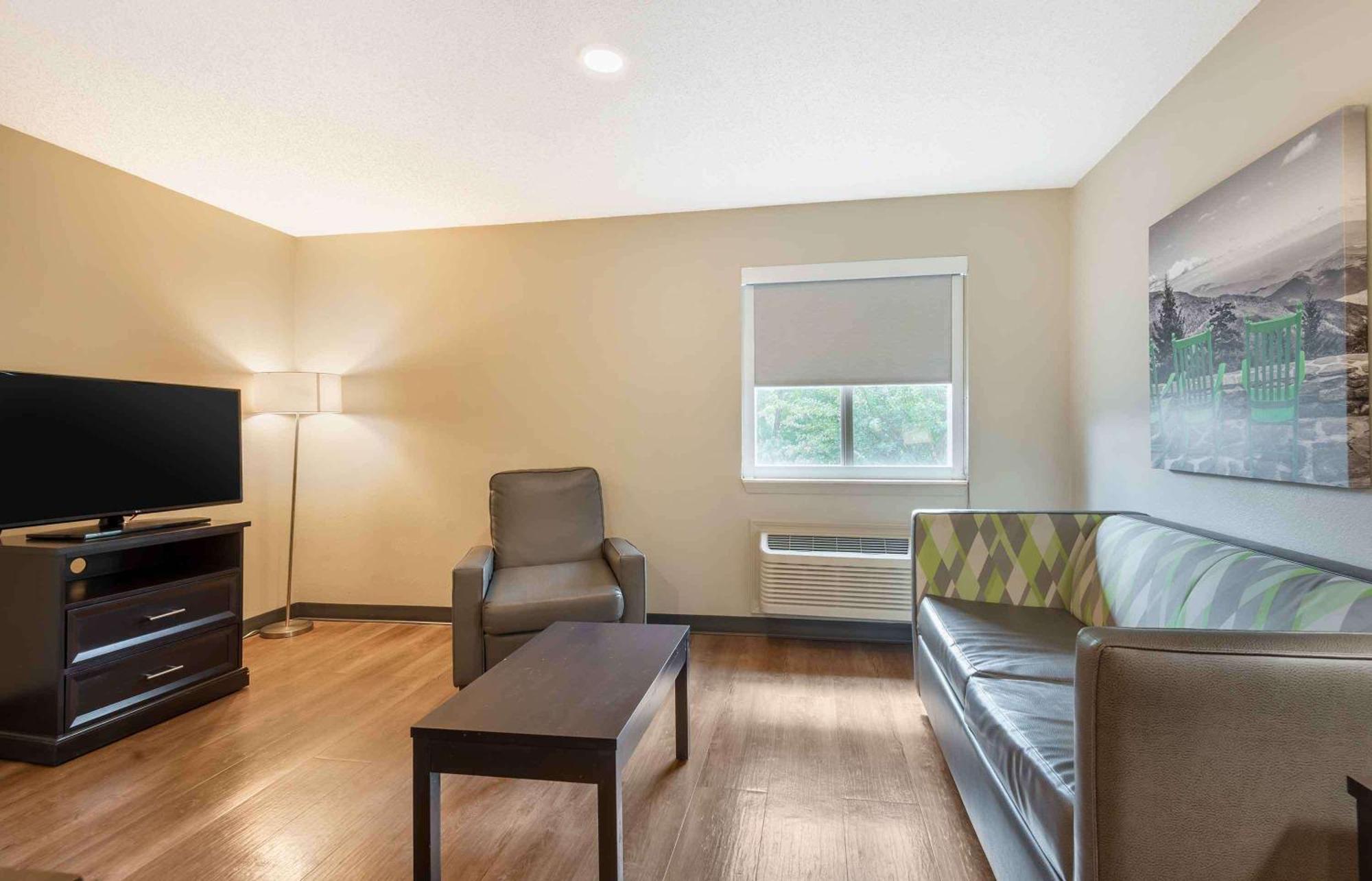 Extended Stay America Select Suites - Charlotte - University Place - E Mccullough Dr Exterior foto